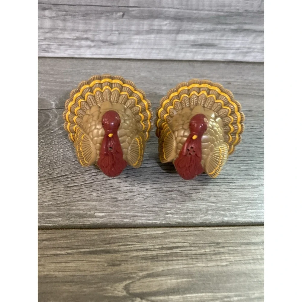 Turkey Salt and Pepper‎ Shaker Set Thanksgiving Fall Harvest Plastic Brown Red